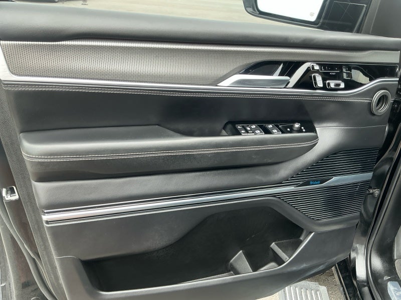2023 Jeep Grand Wagoneer Series II Obsidian