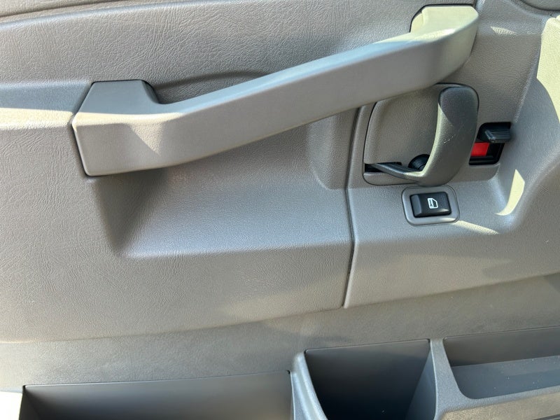 2025 GMC Savana Cutaway 3500 1WT