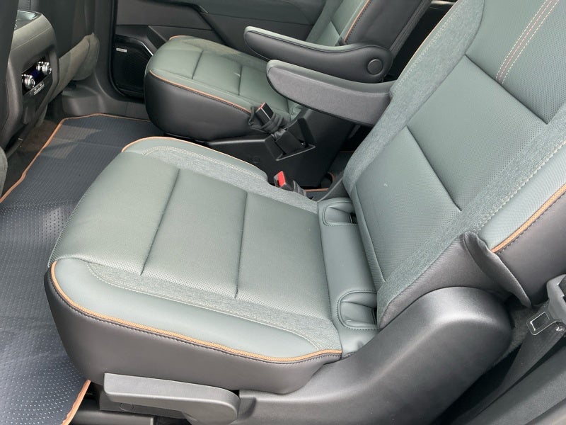 2025 GMC Acadia AT4