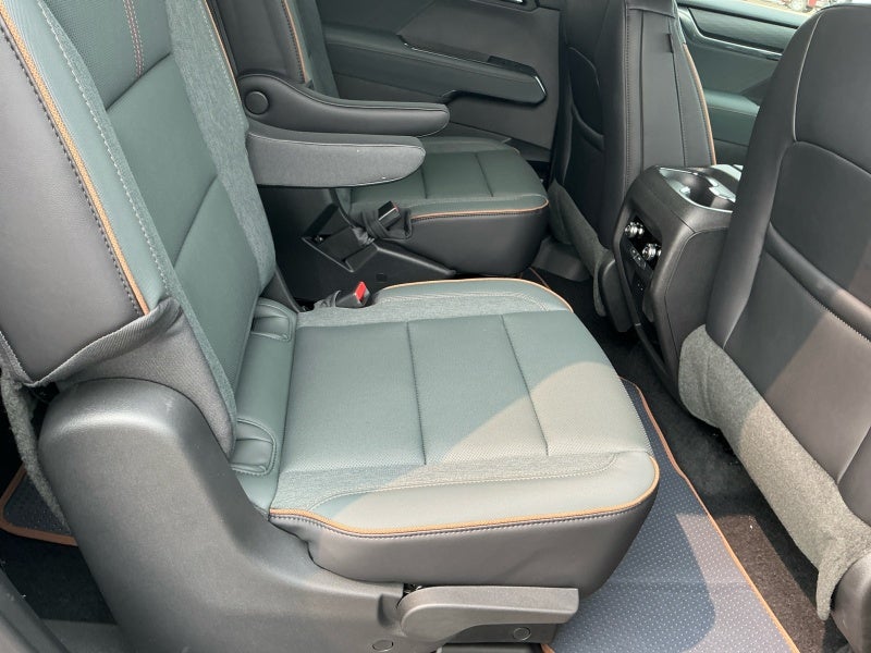 2025 GMC Acadia AT4