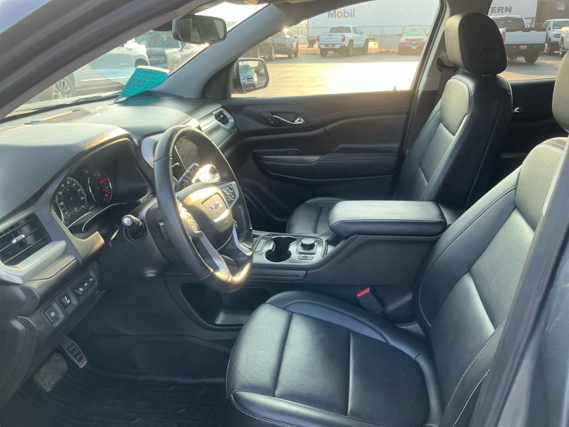 2021 GMC Acadia SLT