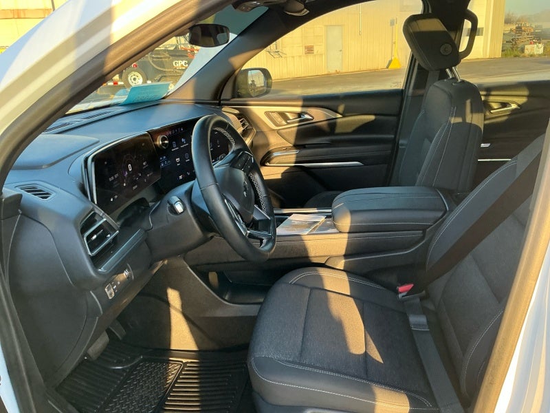 2024 Chevrolet Traverse LS