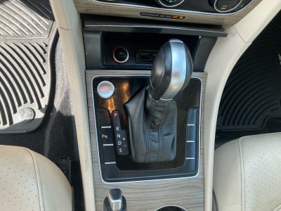 2017 Volkswagen Passat 1.8T SE w/Technology