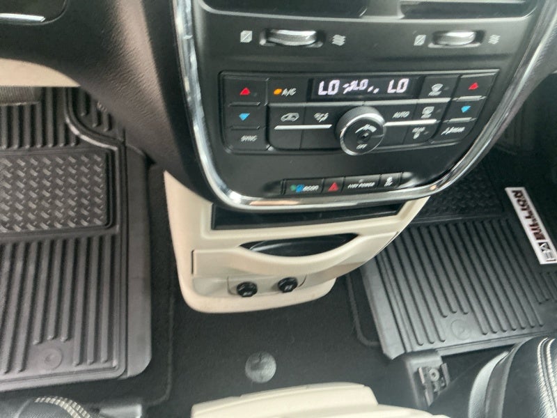 2014 Chrysler Town & Country Touring