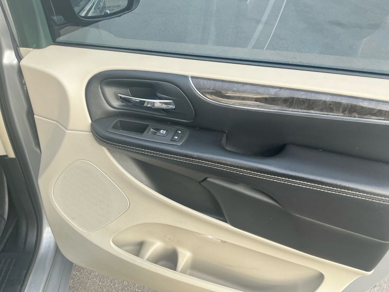 2014 Chrysler Town & Country Touring
