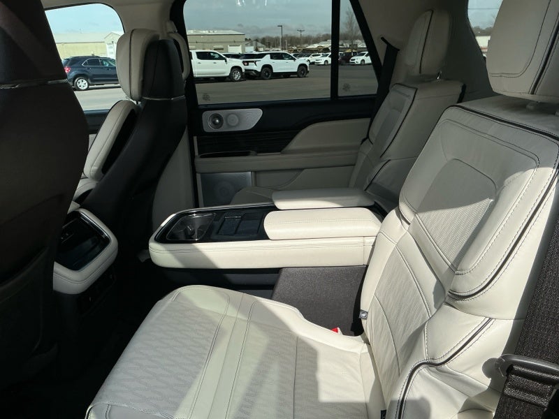 2022 Lincoln Navigator Black Label