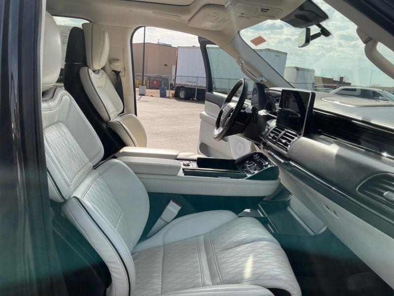 2022 Lincoln Navigator Black Label