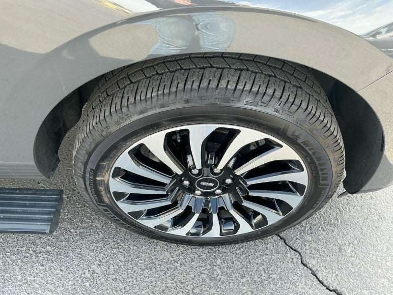 2022 Lincoln Navigator Black Label