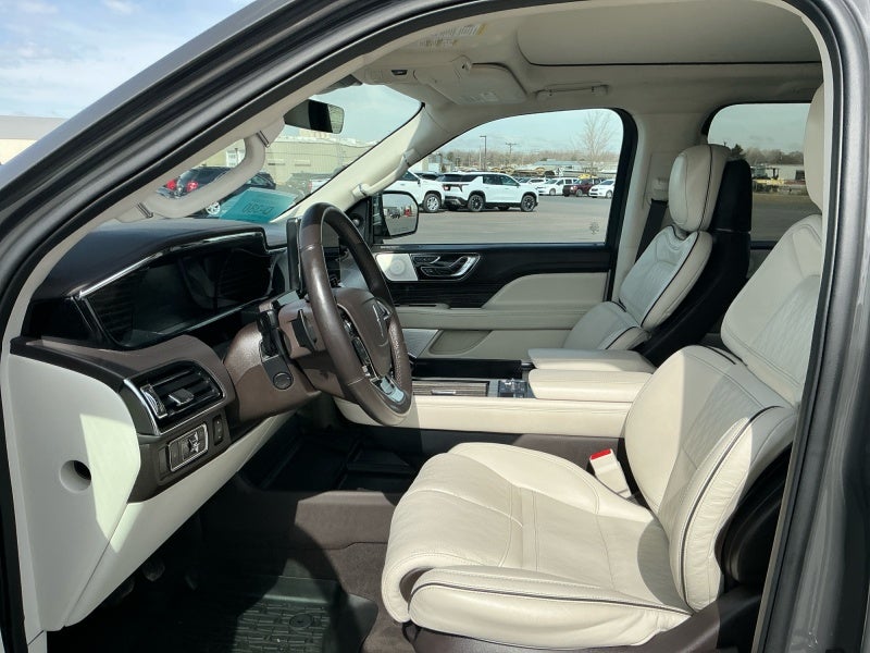 2022 Lincoln Navigator Black Label