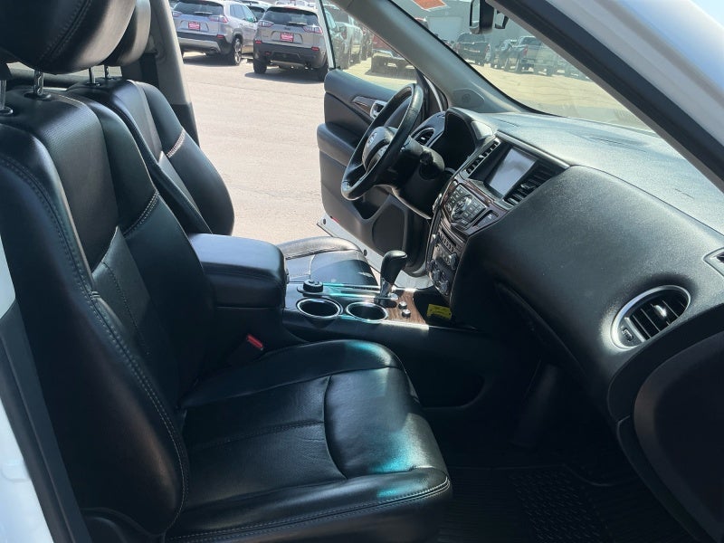 2016 Nissan Pathfinder Platinum