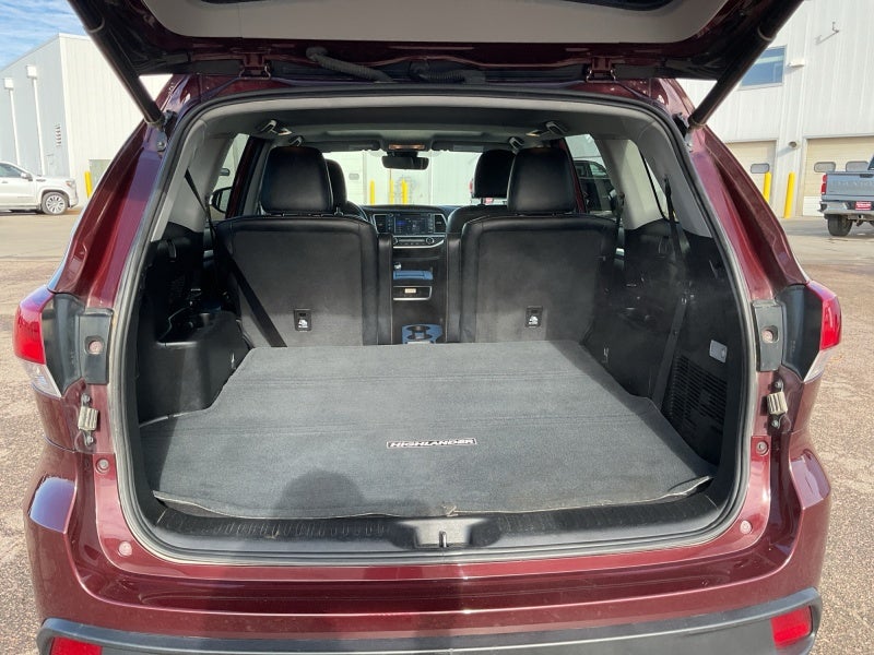 2019 Toyota Highlander SE