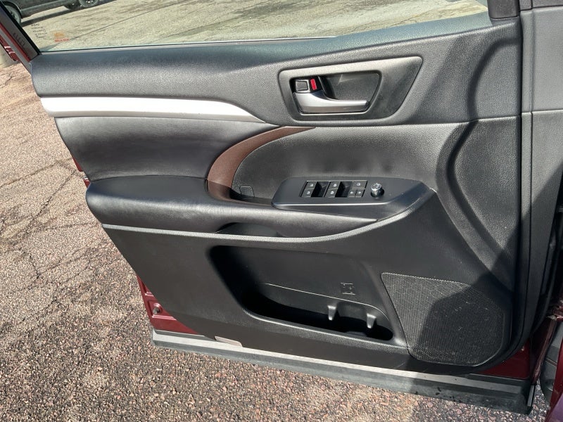 2019 Toyota Highlander SE