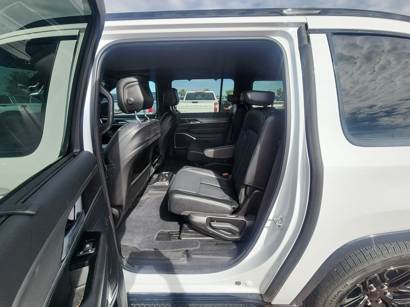 2024 Jeep Wagoneer L Series II Carbide