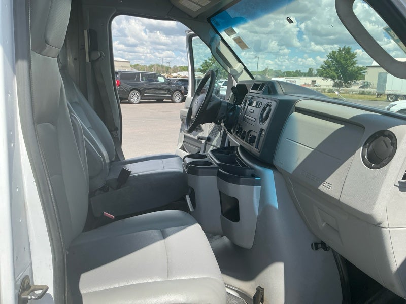 2016 Ford Econoline Commercial Cuta NA