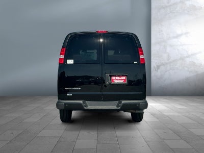 2025 Chevrolet Express Passenger 1LS