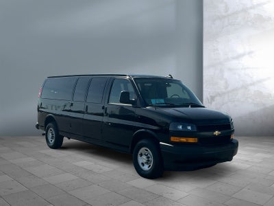 2025 Chevrolet Express Passenger 1LS
