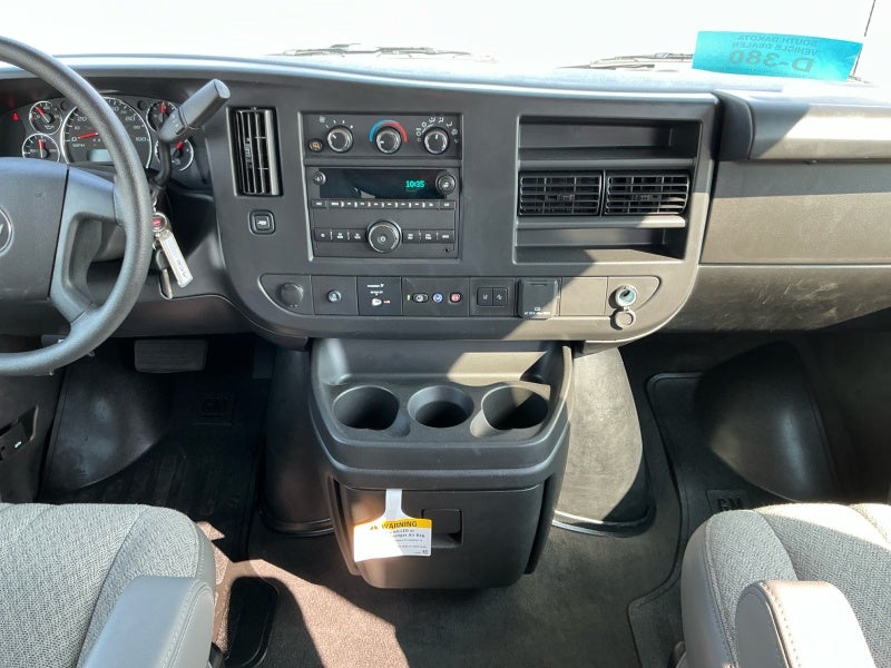 2025 Chevrolet Express Passenger 1LT