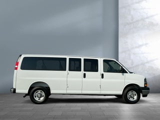 2025 Chevrolet Express Passenger 1LT