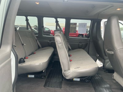 2025 GMC Savana Passenger LT