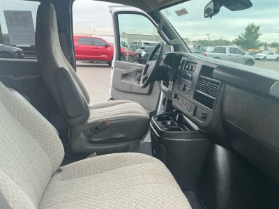 2025 GMC Savana Passenger LT