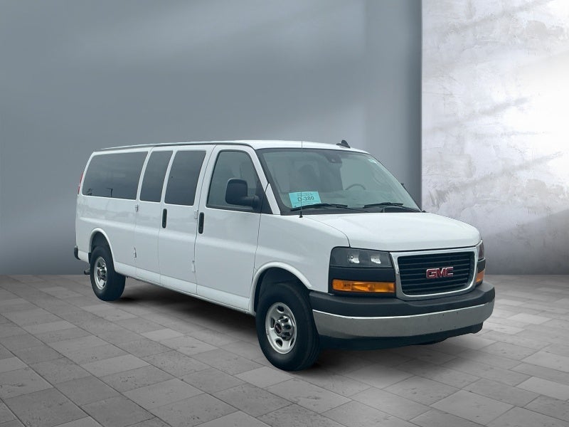 2025 GMC Savana Passenger LT