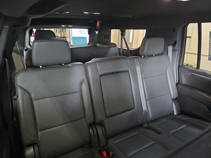 2025 Chevrolet Suburban LT