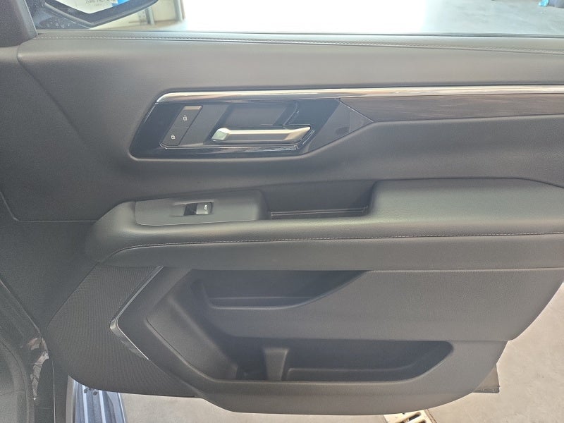 2025 Chevrolet Suburban LT