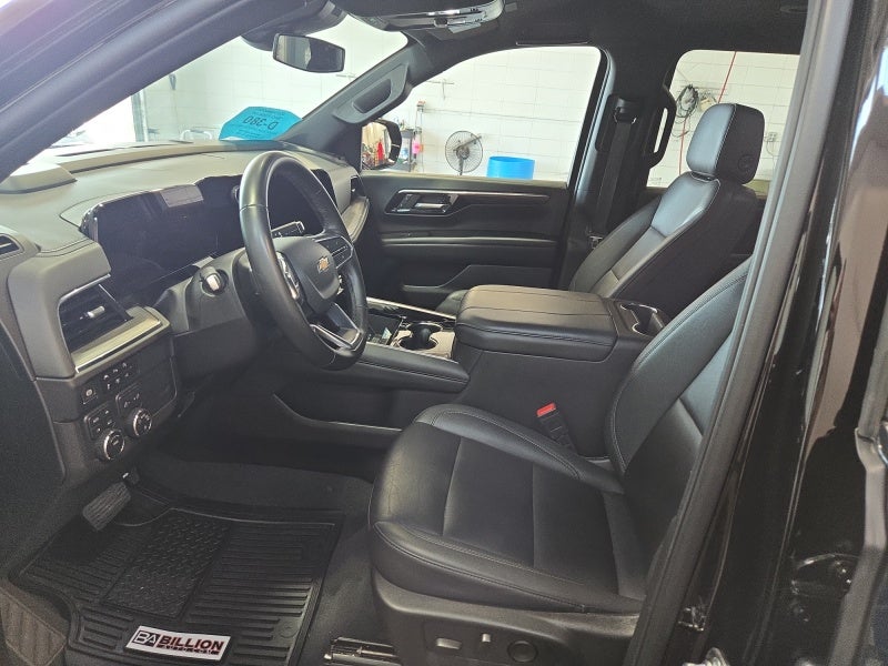 2025 Chevrolet Suburban LT