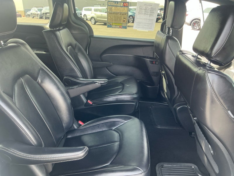 2024 Chrysler Pacifica Hybrid S Appearance Pkg