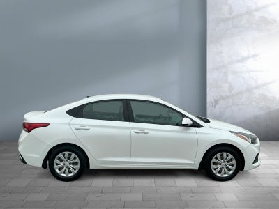 2022 Hyundai Accent SE