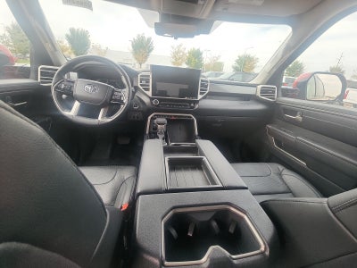 2022 Toyota Tundra 4WD SR5