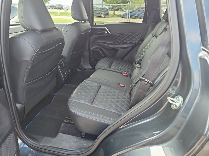 2025 Mitsubishi Outlander Plug-In Hybrid SEL
