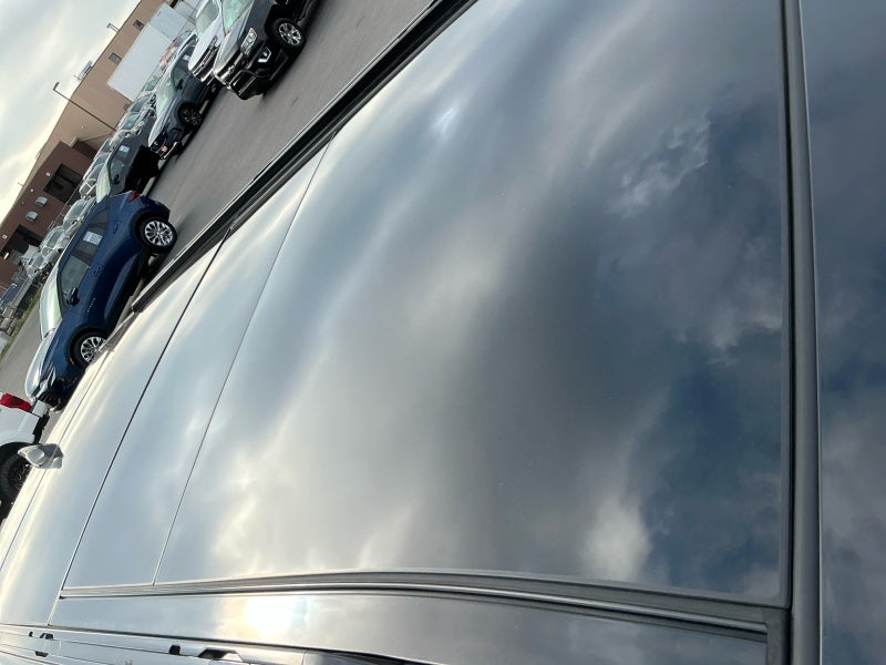 2024 Land Rover Defender X-Dynamic SE