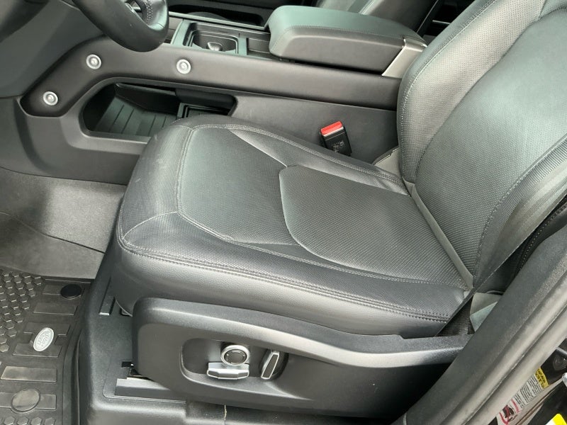 2024 Land Rover Defender X-Dynamic SE