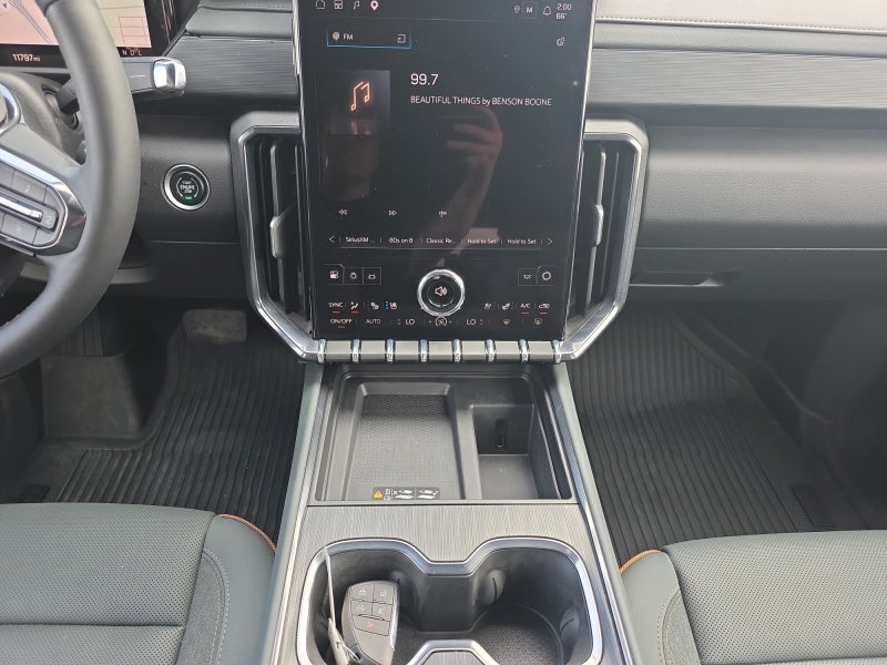 2025 GMC Acadia AT4