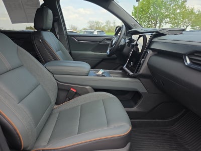 2025 GMC Acadia AT4