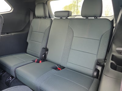 2025 GMC Acadia AT4