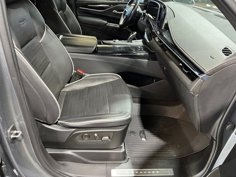 2022 Cadillac Escalade Sport