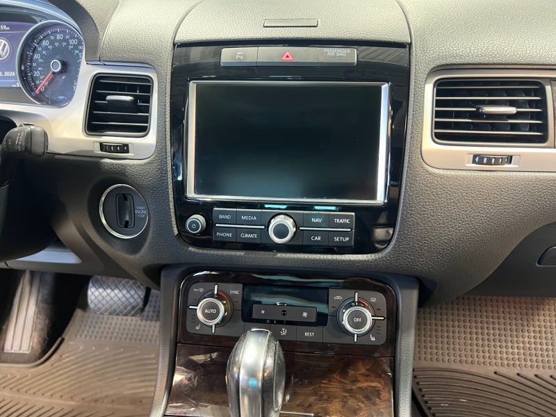 2013 Volkswagen Touareg Sport