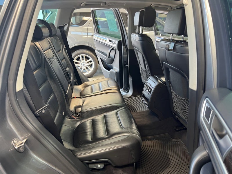 2013 Volkswagen Touareg Sport