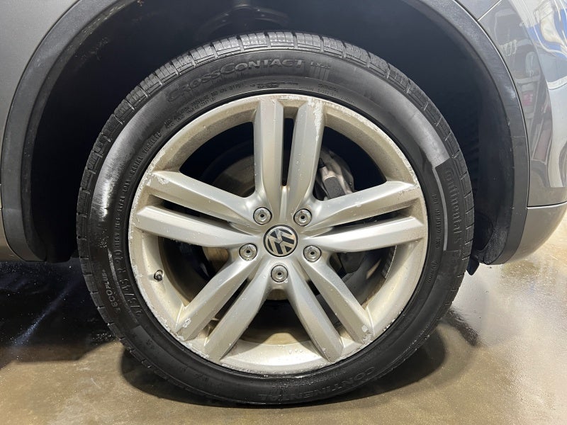 2013 Volkswagen Touareg Sport