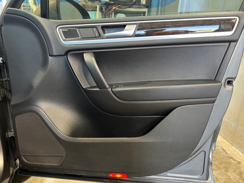 2013 Volkswagen Touareg Sport
