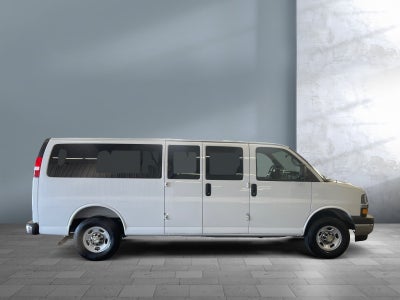 2025 Chevrolet Express Passenger 1LT