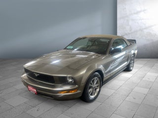 2005 Ford Mustang Deluxe