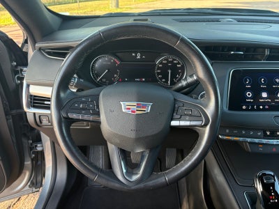 2023 Cadillac XT4 Premium Luxury