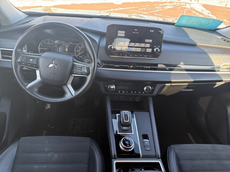 2024 Mitsubishi Outlander SE