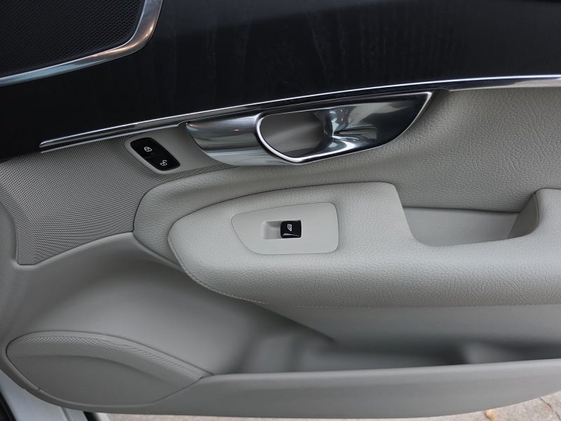 2020 Volvo XC90 Momentum