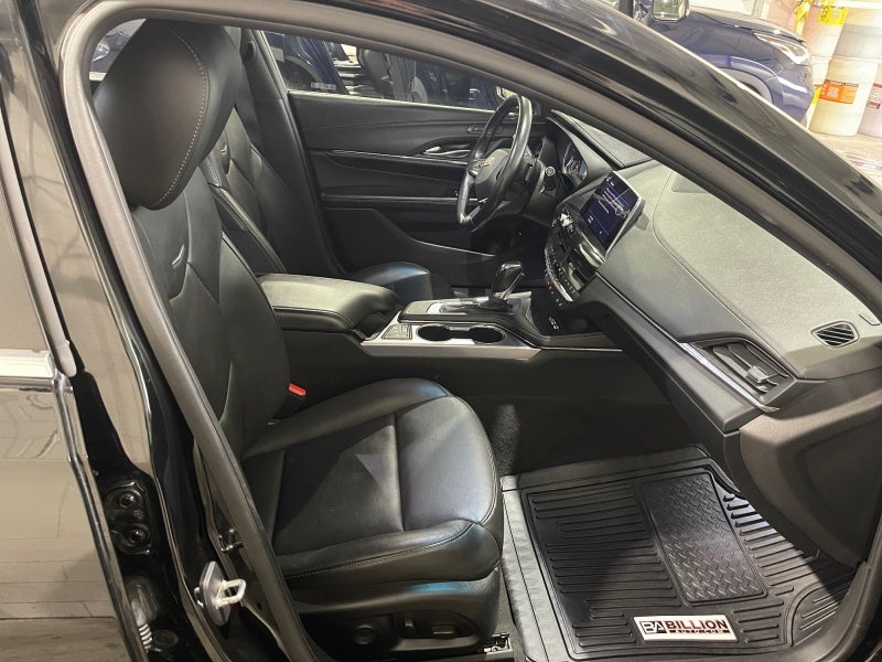 2023 Cadillac CT4 Premium Luxury