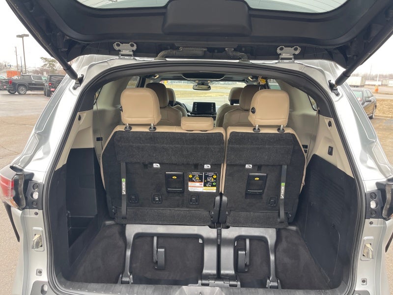 2024 Toyota SIENNA XLE XLE
