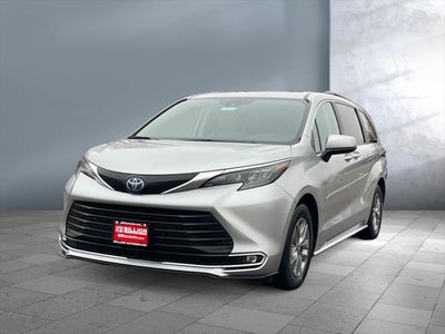 2024 Toyota SIENNA XLE XLE